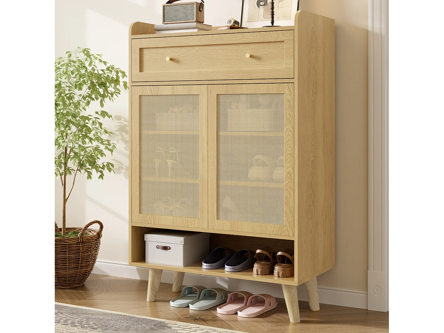 Sapateira em rattan com 2 portas e 1 gaveta – Tom natural claro 80 × 35 × 105 cm