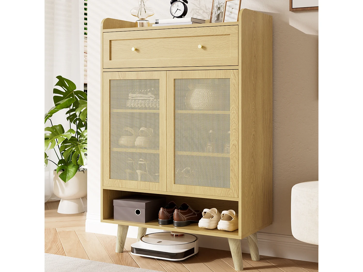 Sapateira em rattan com 2 portas e 1 gaveta – Tom natural claro 80 × 35 × 105 cm