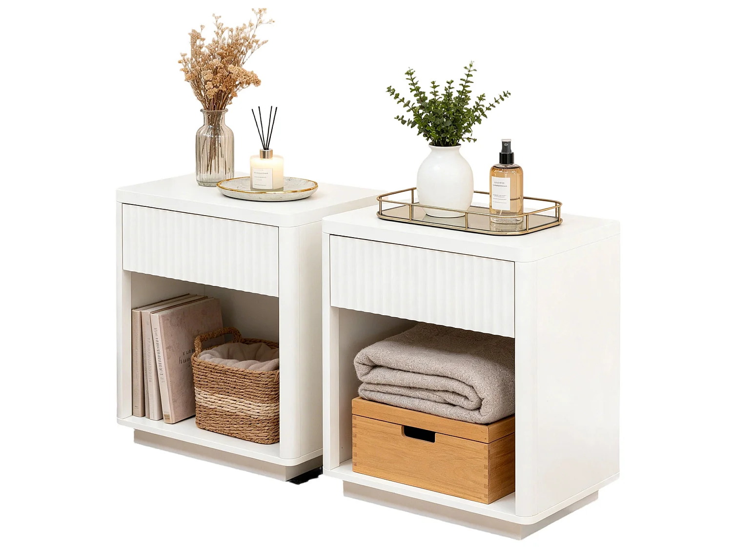 Set med 2 vita sängbord (55 x 40 x 63,5 cm) med en låda och ett öppet fack.