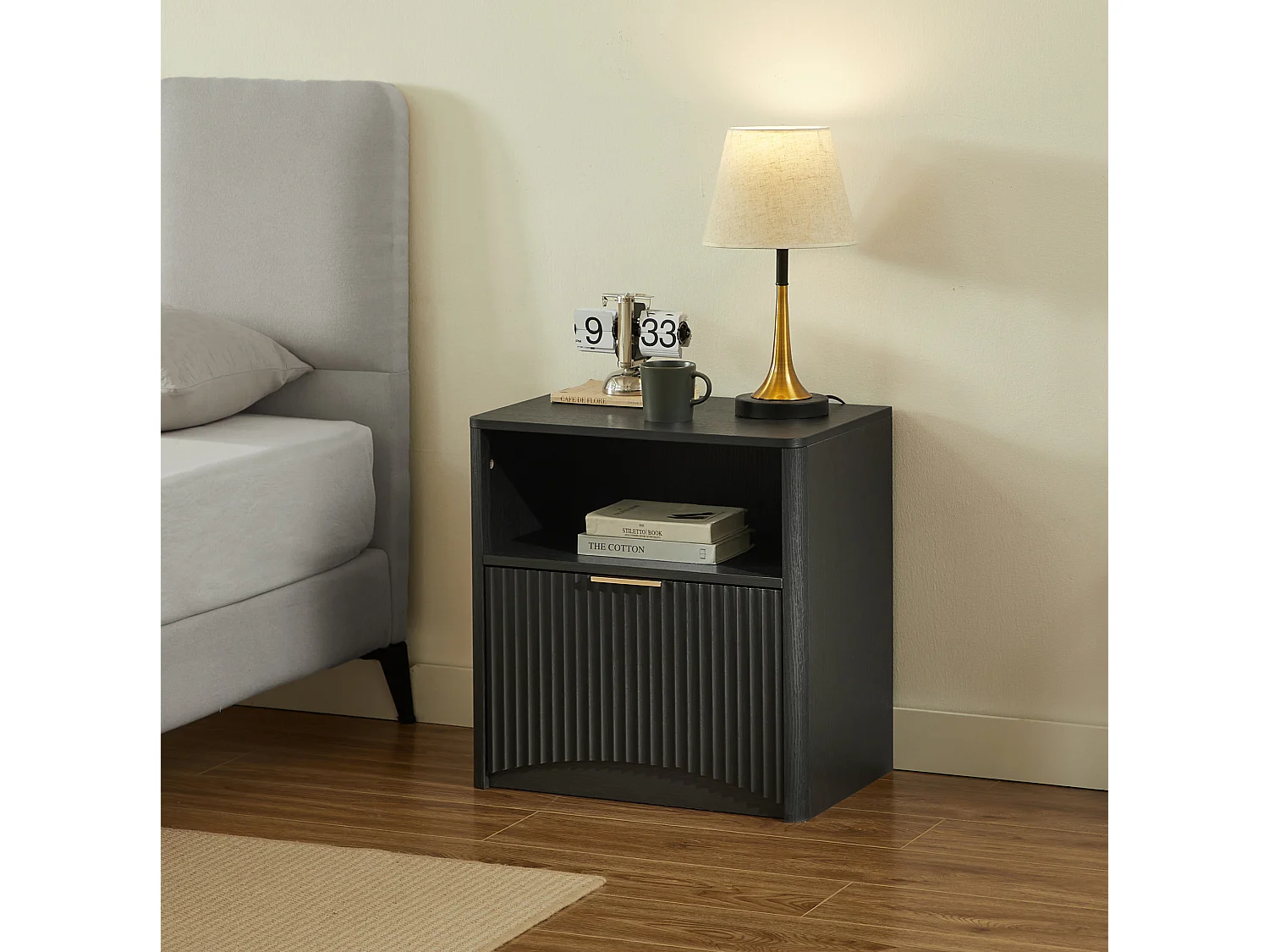 Table de chevet 58x38x60 cm avec tiroir et niche ouverte - Noir
