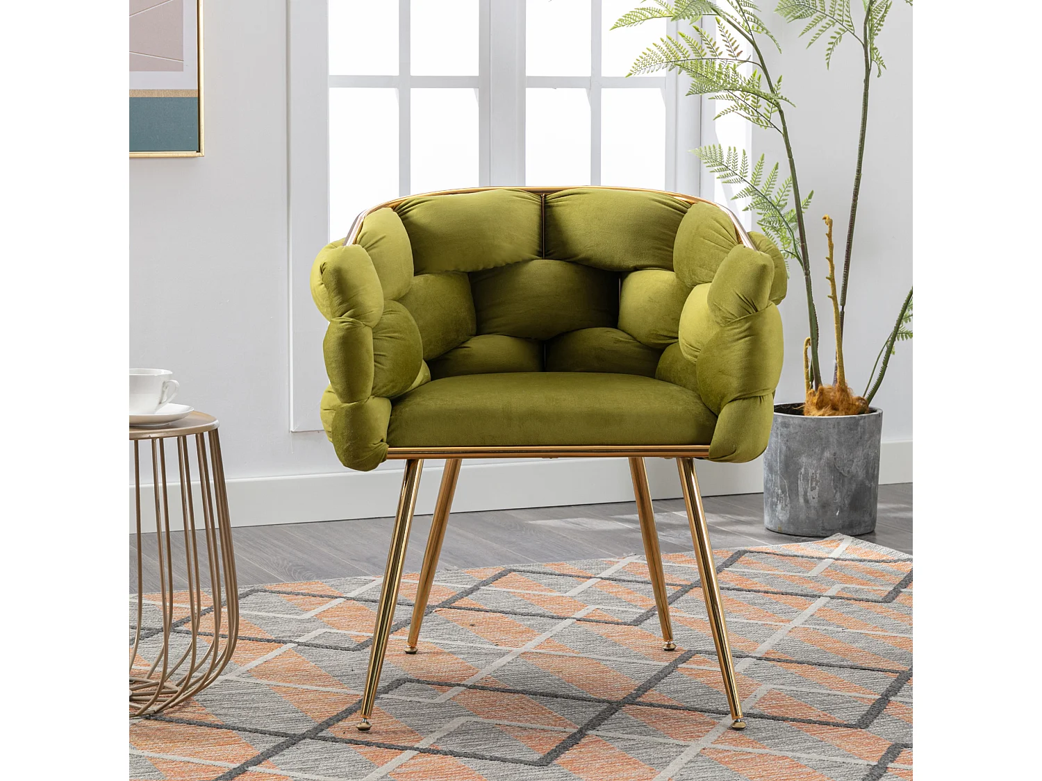 Chaise en velours avec cadre en métal doré - Vert olive
