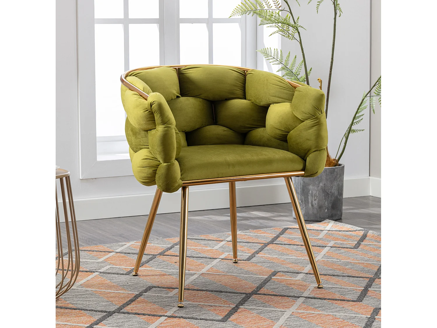 Chaise en velours avec cadre en métal doré - Vert olive