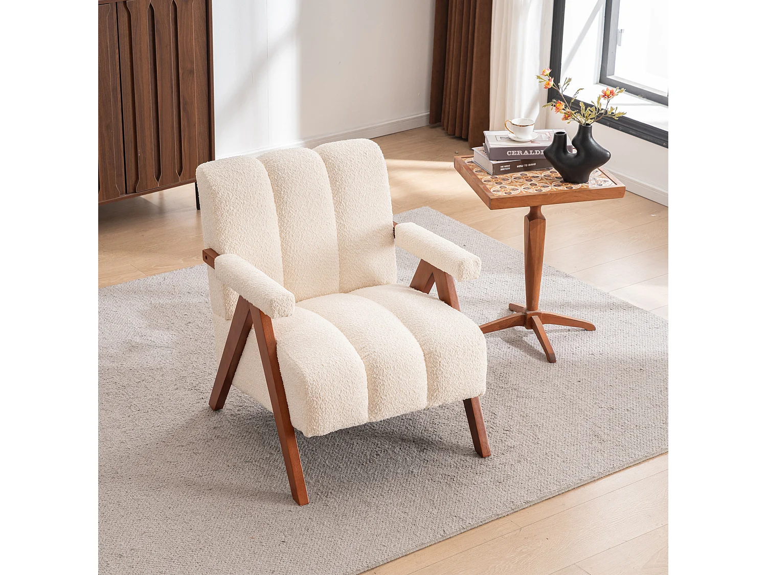 Fauteuil en tissu bouclé avec accoudoirs - Cadre en bois - Beige