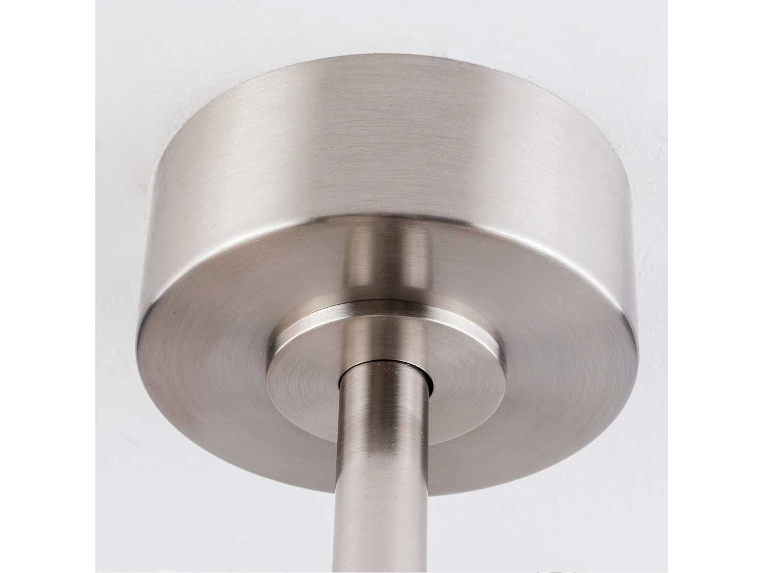 Ventilateur de plafond argenté de 132 cm avec lumière et télécommande et 6 vitesses