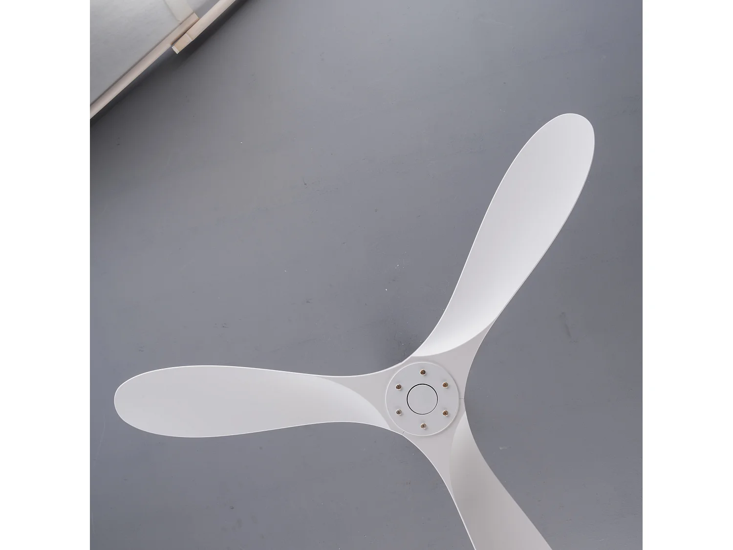 Ventilateur de plafond de 152 cm sans éclairage - moteur CC réversible, fonction minuterie - Blanc
