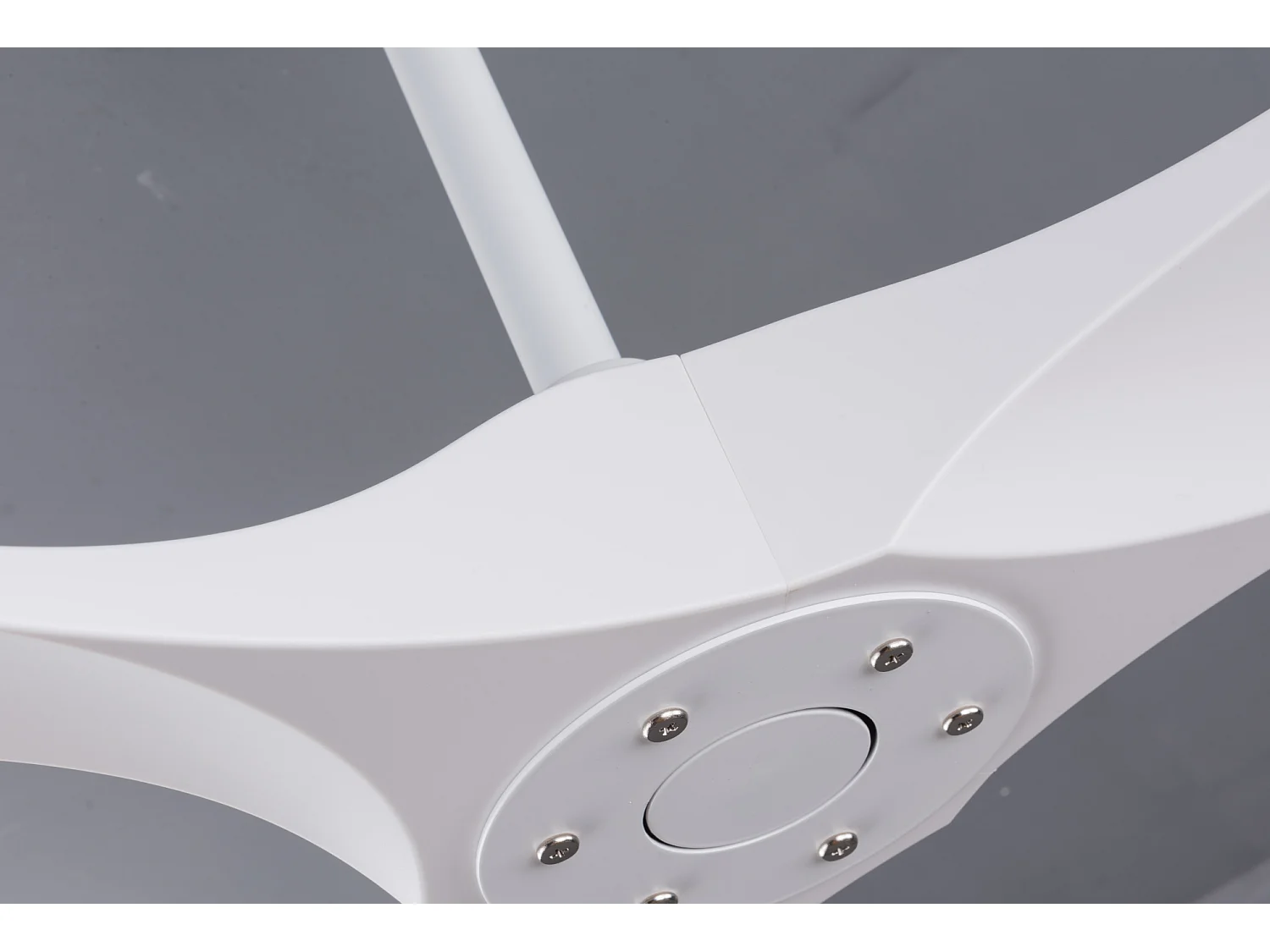 Ventilateur de plafond de 152 cm sans éclairage - moteur CC réversible, fonction minuterie - Blanc
