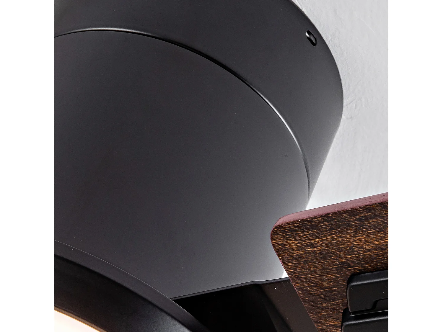 Ventilateur de plafond noir 42" avec télécommande et éclairage LED à intensité variable