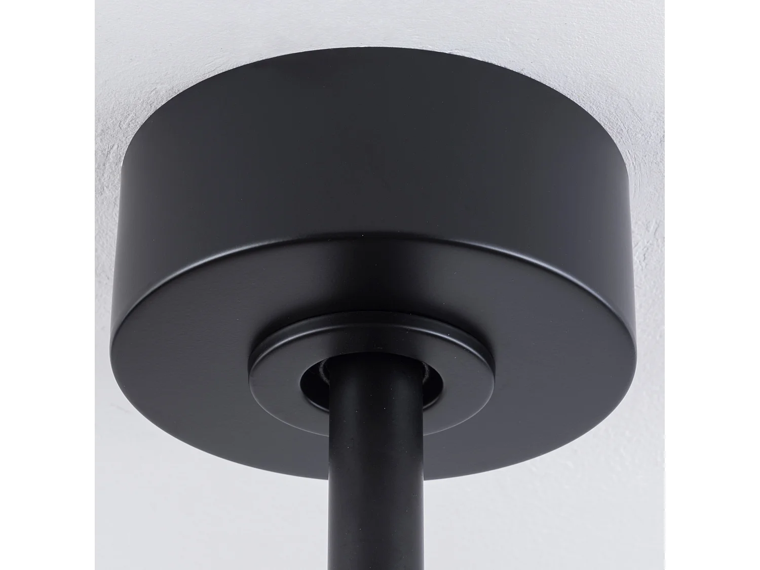 Ventilateur de plafond noir de 132 cm avec lumière et télécommande et 6 vitesses