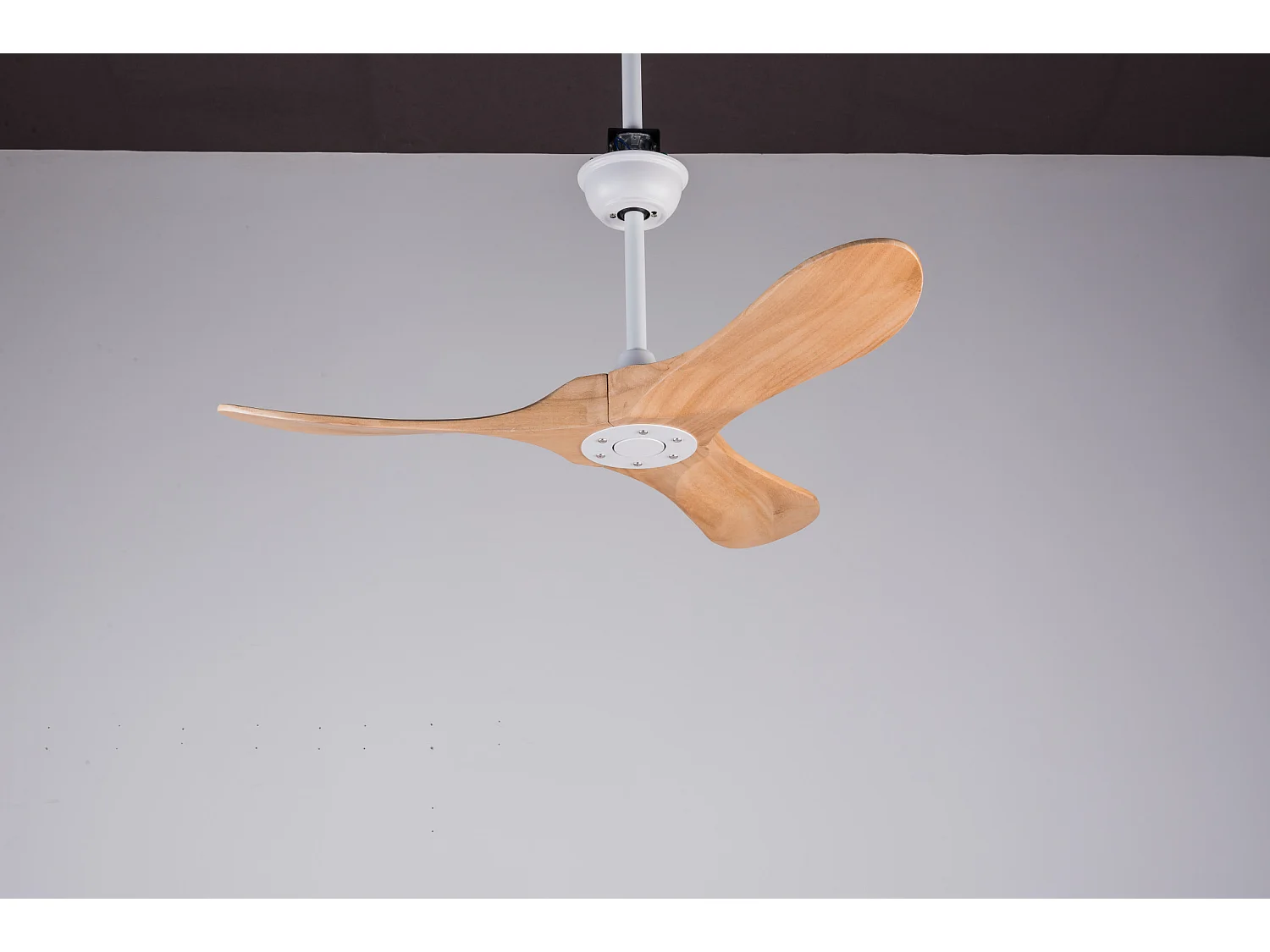 Ventilateur de plafond 6 vitesses - Sans Ampoule, silencieux, fonction de minuterie - Naturel clair et blanc