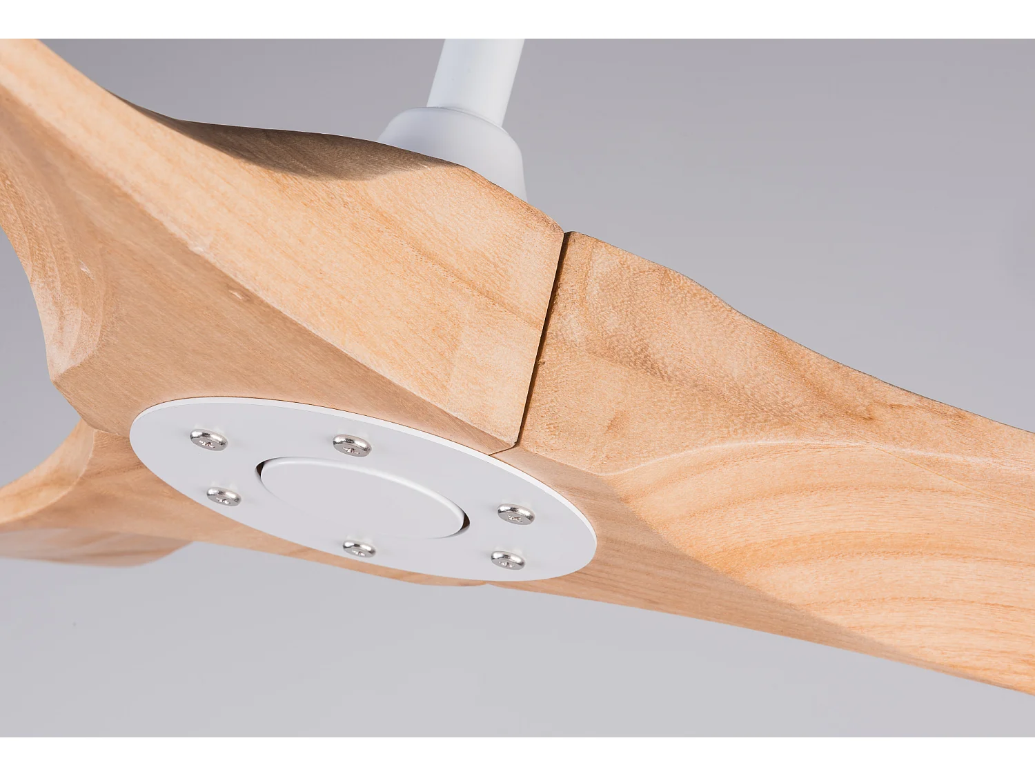 Ventilateur de plafond 6 vitesses - Sans Ampoule, silencieux, fonction de minuterie - Naturel clair et blanc