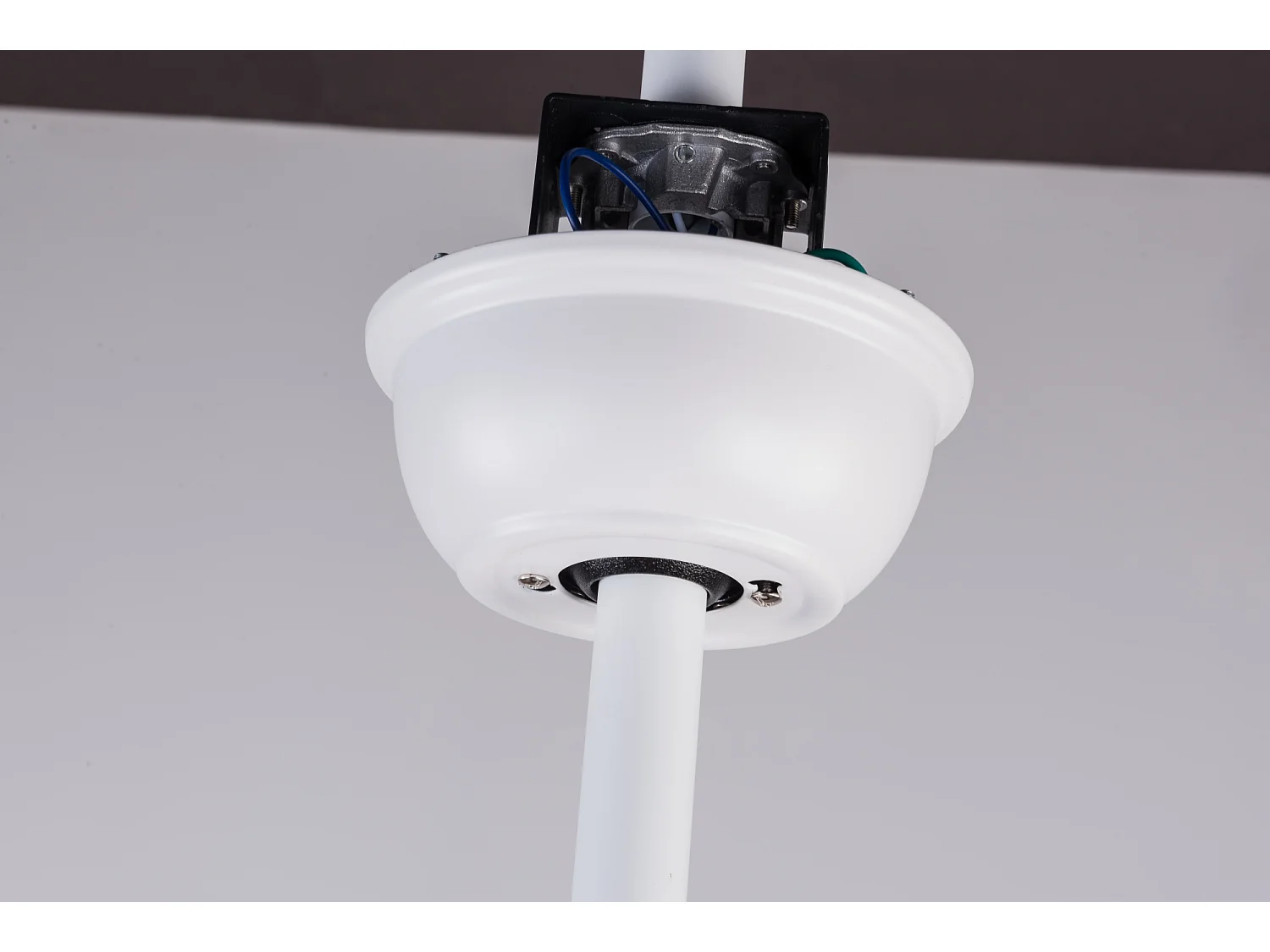 Ventilateur de plafond 6 vitesses - Sans Ampoule, silencieux, fonction de minuterie - Naturel clair et blanc