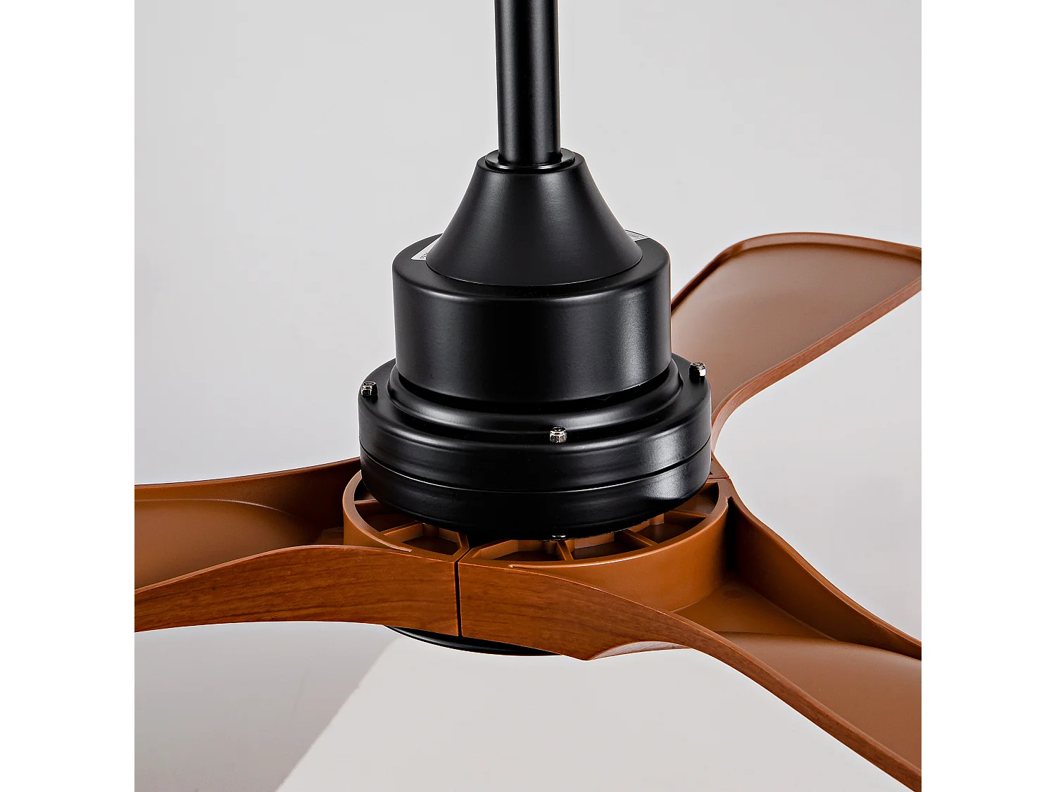 Ventilateur de plafond avec lumière LED intensité variable - Couleur noyer, pour intérieur et extérieur