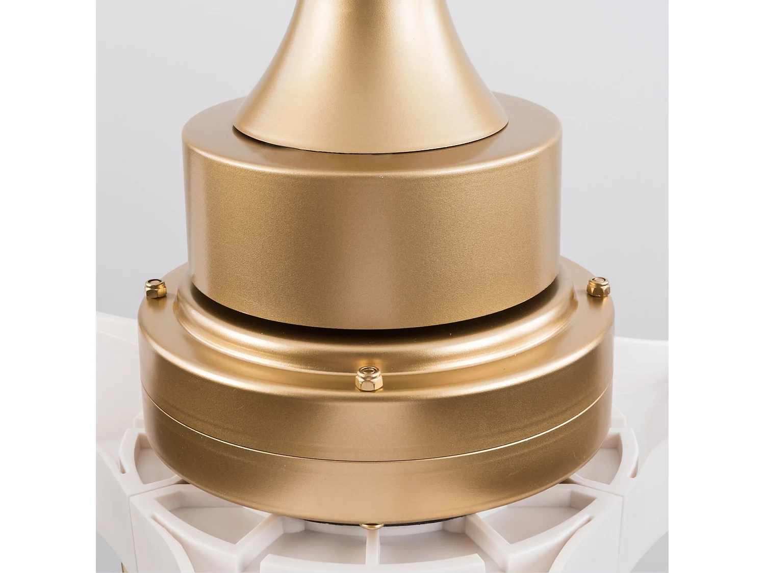 Ventilateur de plafond blanc et doré avec lumière, moteur CC réversible silencieux - Pour intérieur et extérieur
