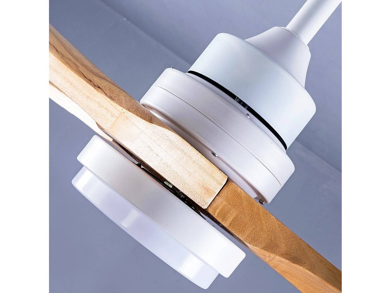 Ventilateur de plafond blanc de 107 cm avec éclairage , minuterie à 6 vitesses et fonction réversible