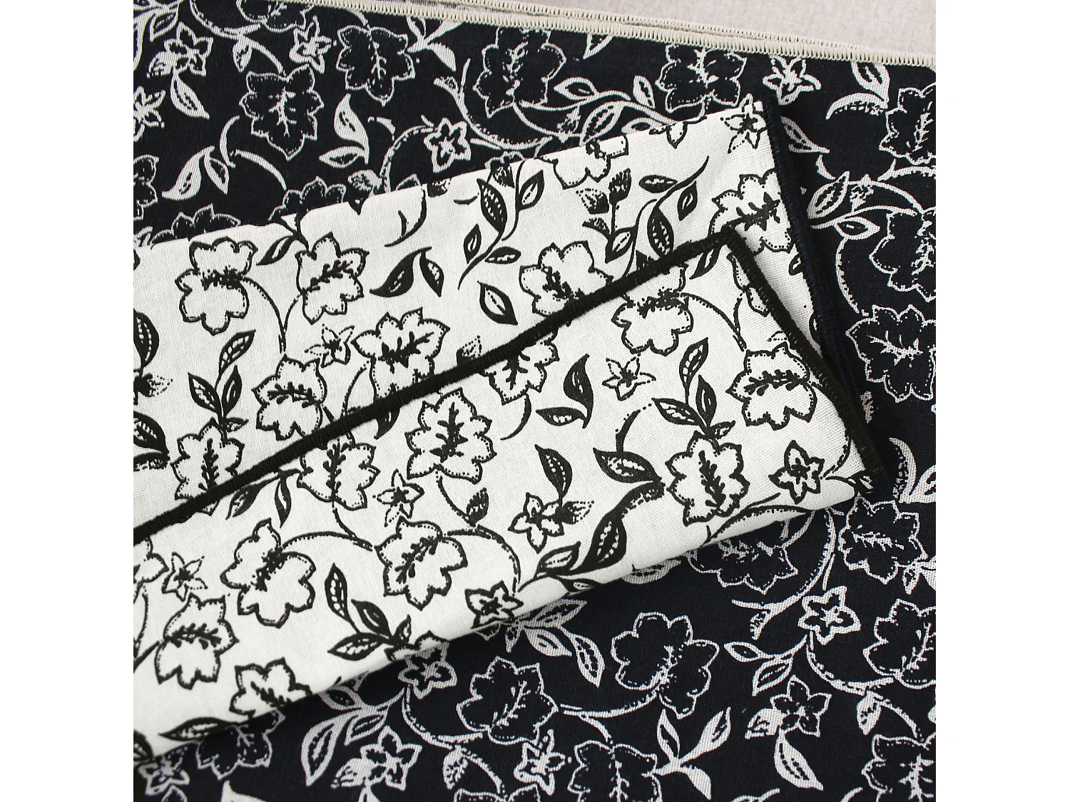 Lot de 4 Serviettes de Table "Linette" 40x40 Écru & Noir