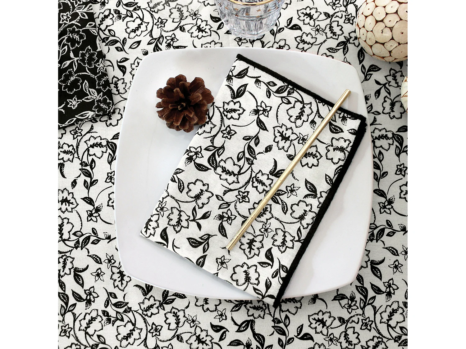 Lot de 4 Serviettes de Table "Linette" 40x40 Écru & Noir