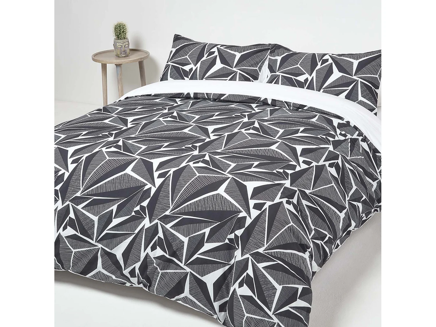 Homescapes Monochrome Digitally Printed Cotton Duvet Cover Set, Single