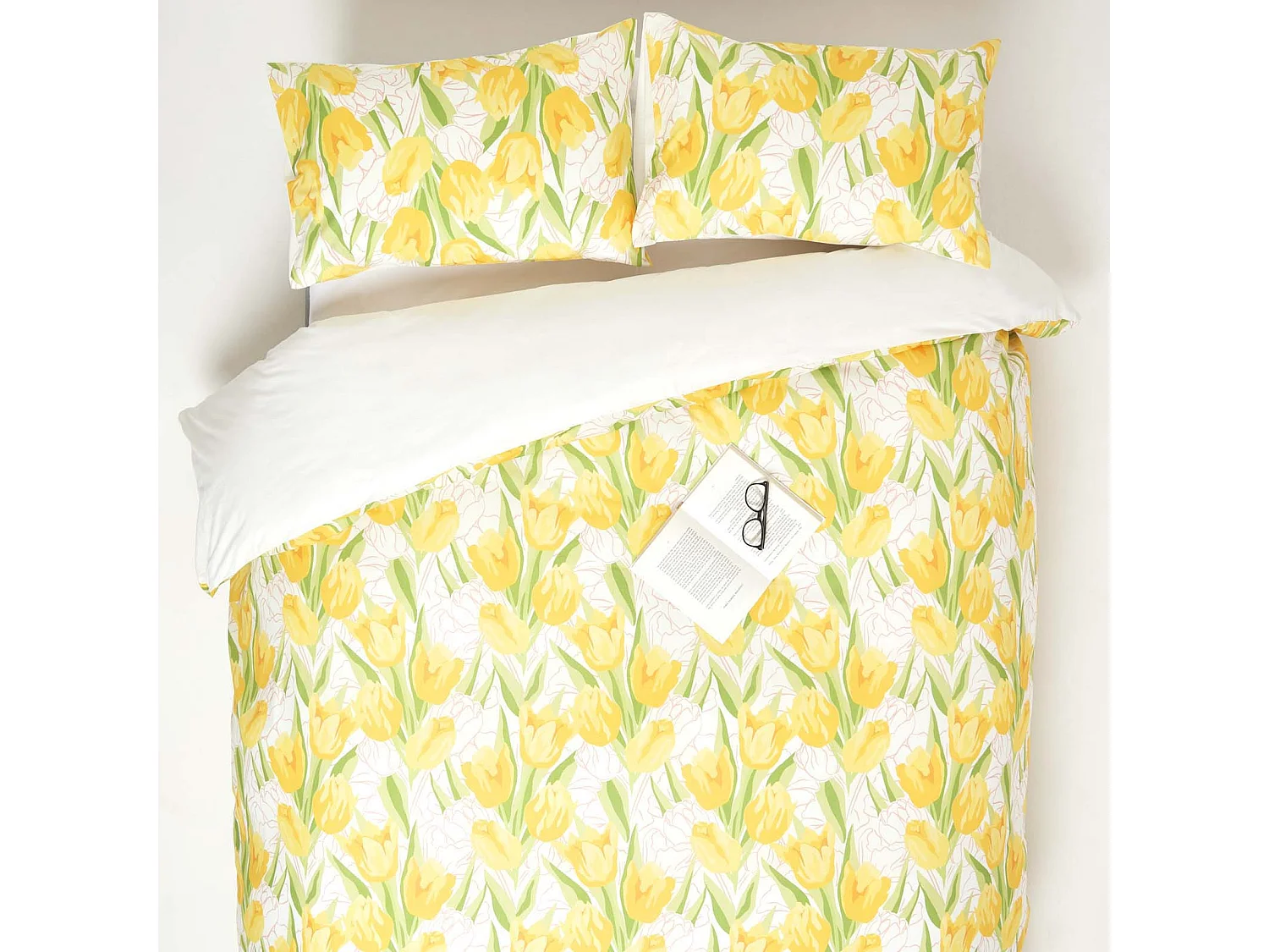 Homescapes Yellow Tulips Digitally Printed Cotton Duvet Cover Set, Super King