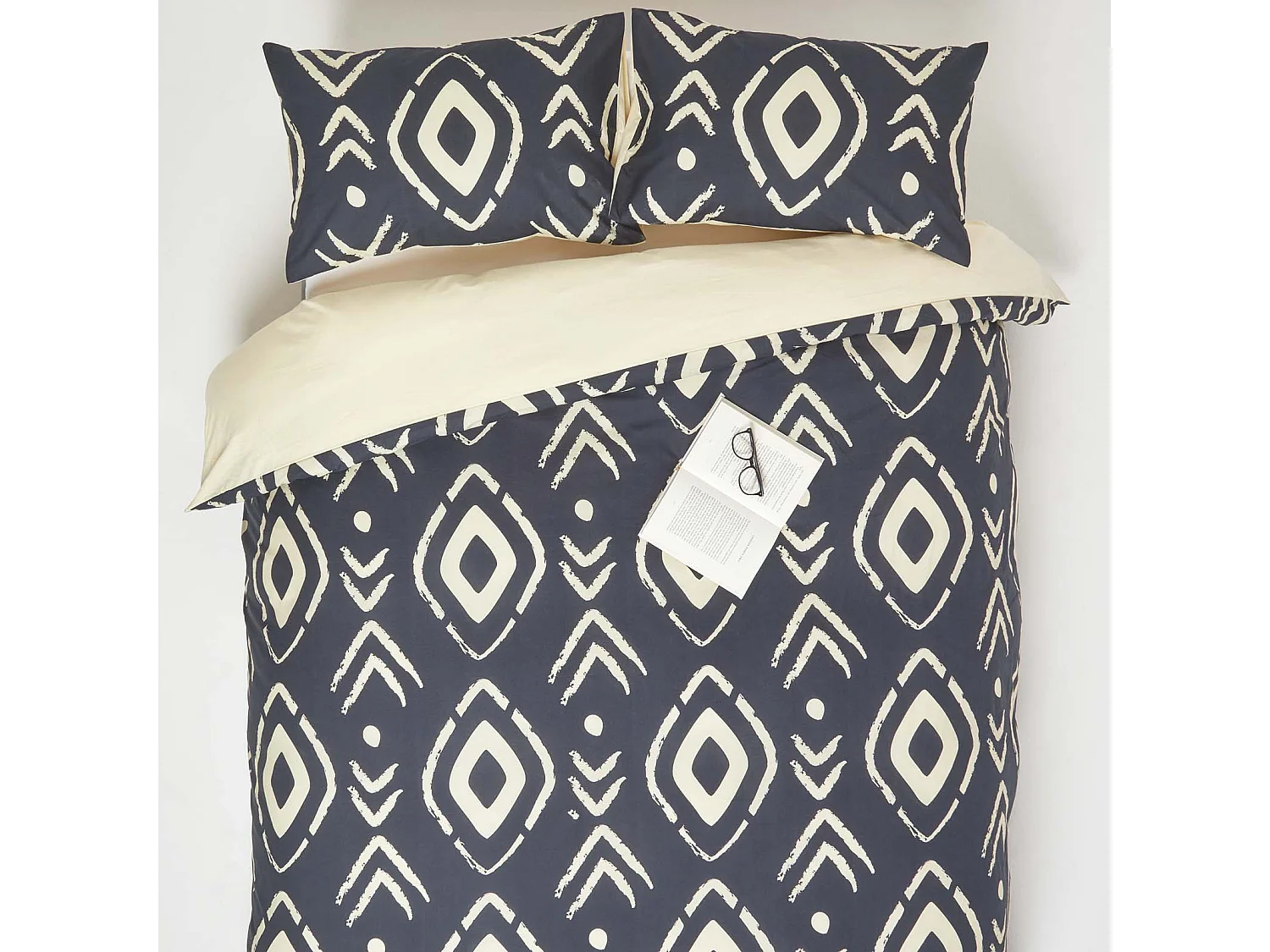 Homescapes Black Aztec Digitally Printed Cotton Duvet Cover Set, Super King