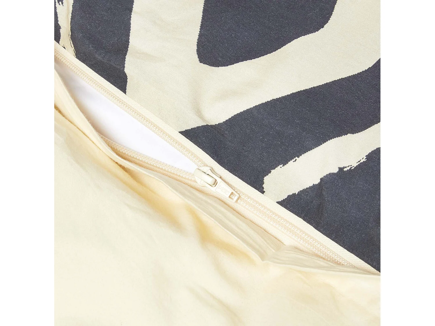 Homescapes Black Aztec Digitally Printed Cotton Duvet Cover Set, Super King