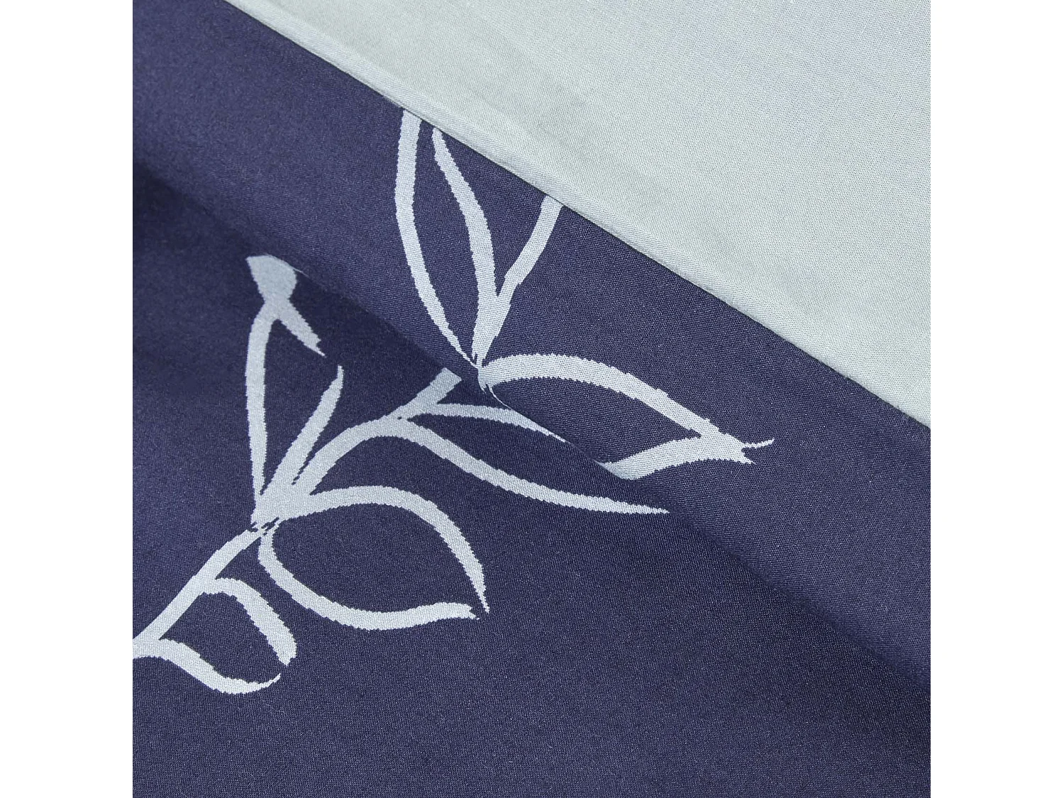 Homescapes Blue Leaf Digitally Printed Cotton Duvet Cover Set, Super King