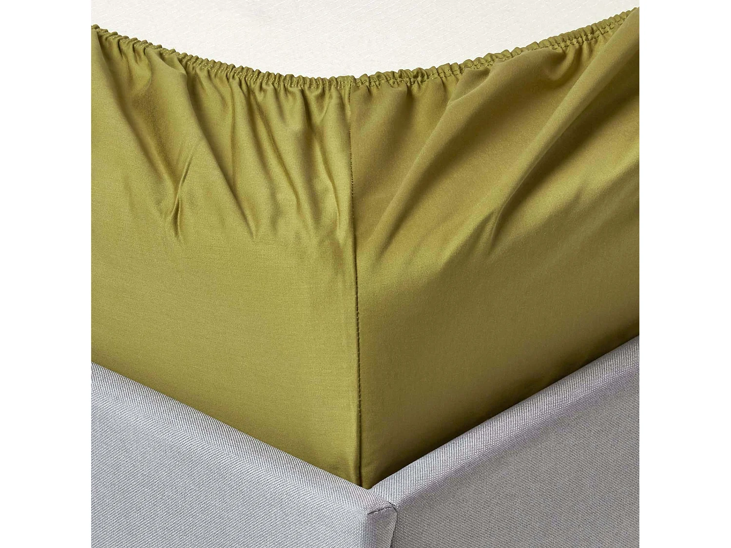 Drap-housse 150 x 200 cm en satin de coton égyptien 1000 fils, Vert olive - HOMESCAPES