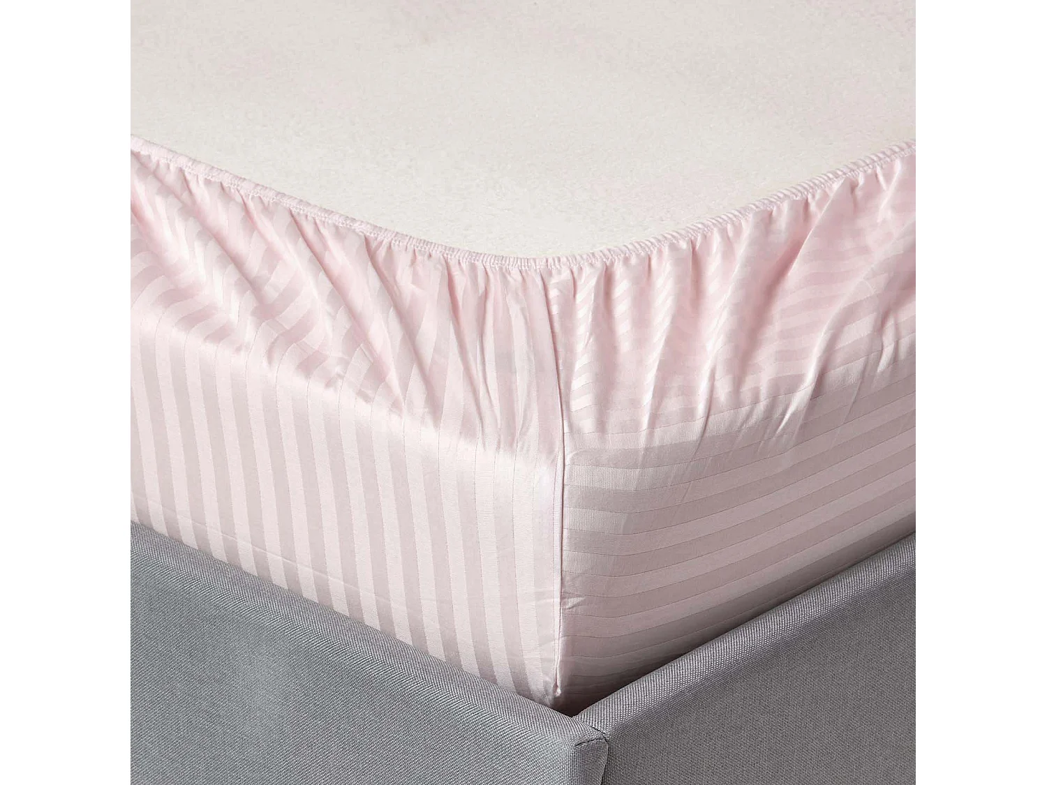 Drap-housse rayé 150 x 200 cm 100 % coton égyptien 330 fils coloris violet  - HOMESCAPES