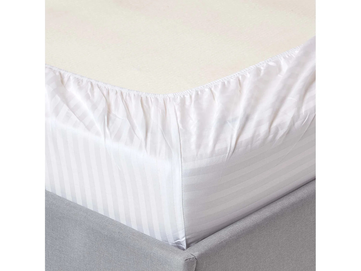 Homescapes White Egyptian Cotton Satin Stripe Fitted Sheet 330 TC, King