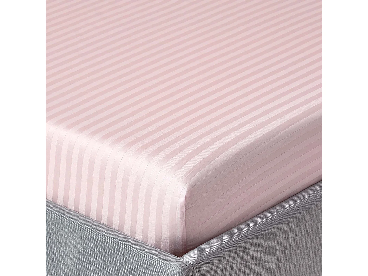 Homescapes Pink Egyptian Cotton Satin Stripe Fitted Sheet 330 TC, Super King