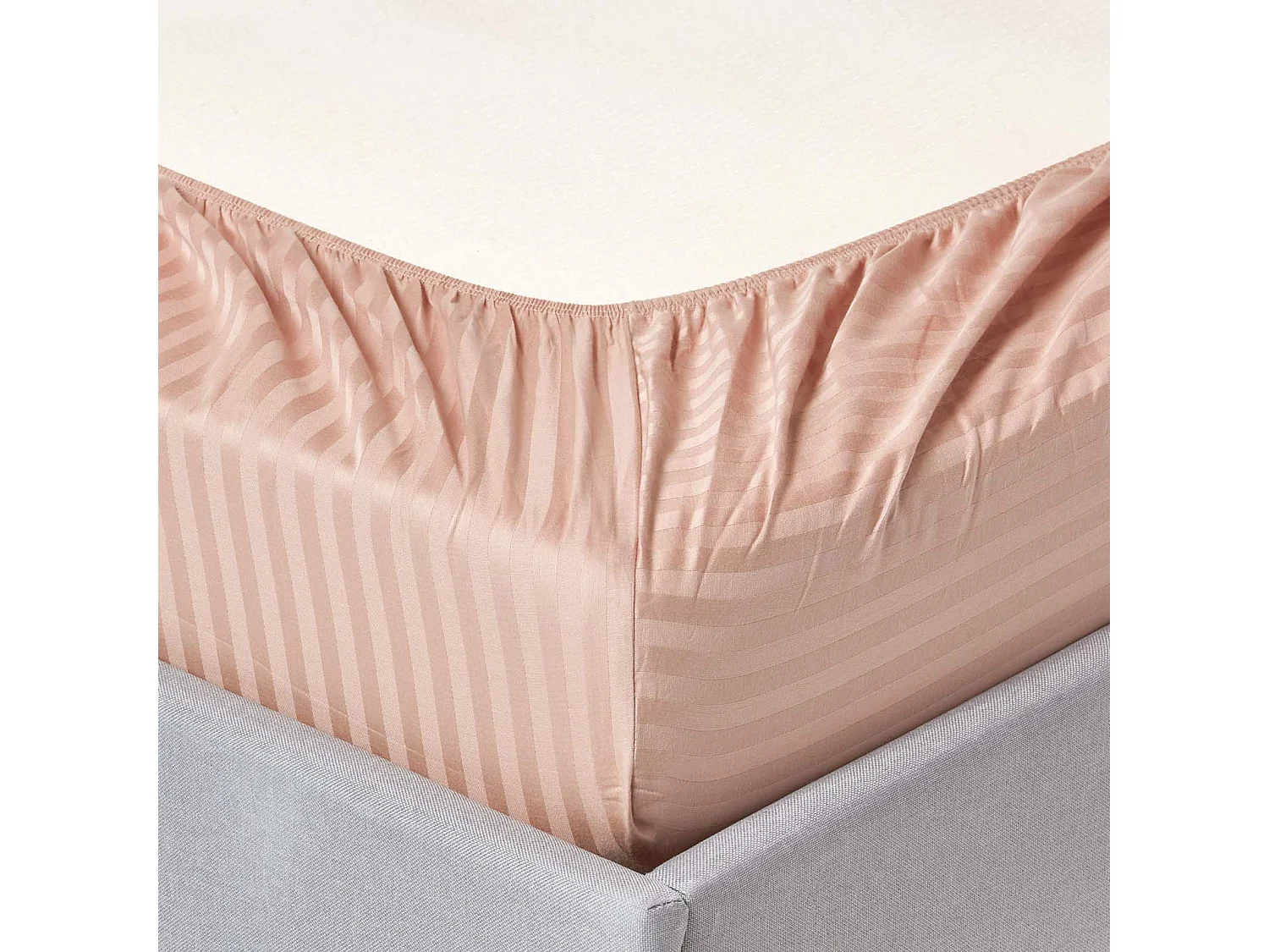 Drap-housse rayé 140 x 190 cm 100 % coton égyptien 330 fils coloris taupe - HOMESCAPES