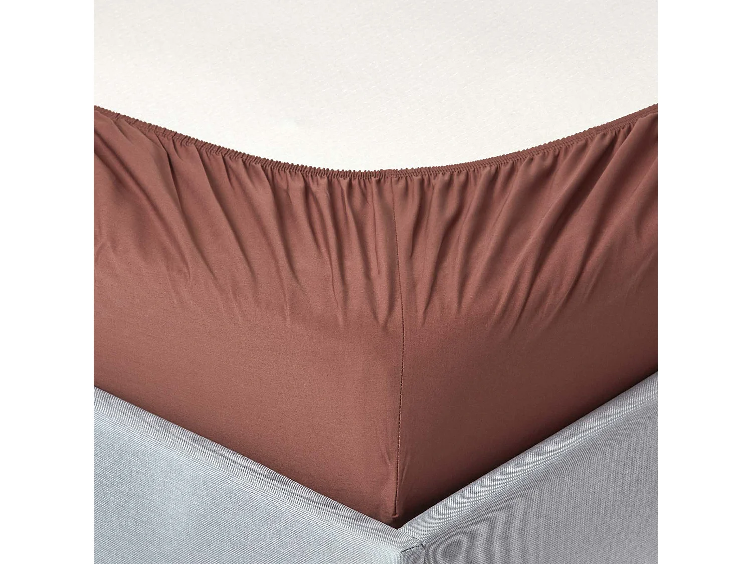 Drap-housse uni 150 x 200 cm 100 % coton égyptien 200 fils coloris chocolat - HOMESCAPES