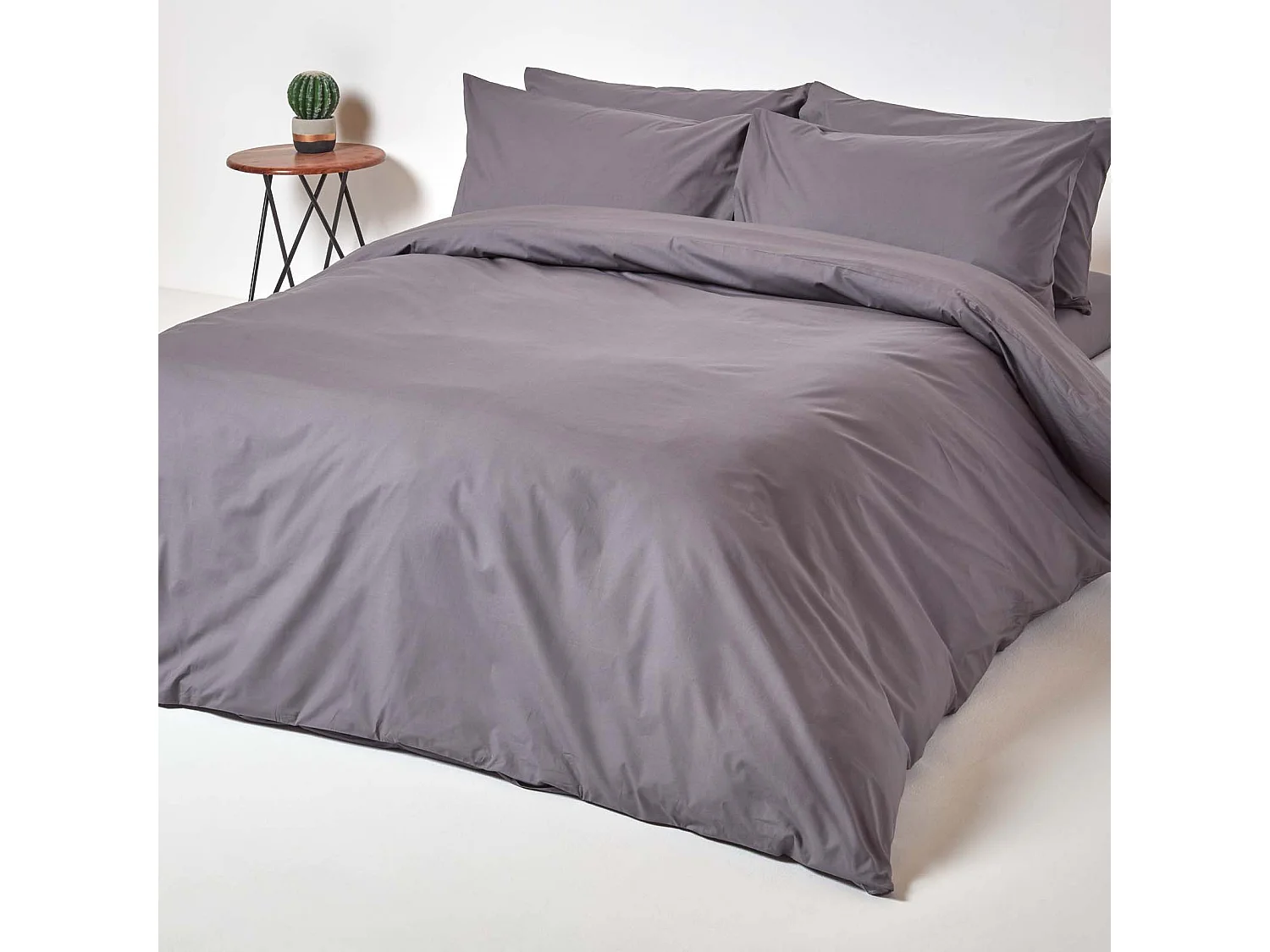 Homescapes Dark Grey Egyptian Cotton Fitted Sheet 200 TC, Small Double