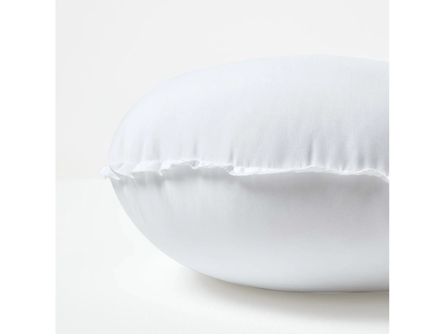 Homescapes Luxury Microfibre Round Cushion Pad Insert 40 cm â€˜Like Downâ€™, Soft Touch Cover, Hypoallergenic, Machine Washable, Best Bounce-Back, 16"