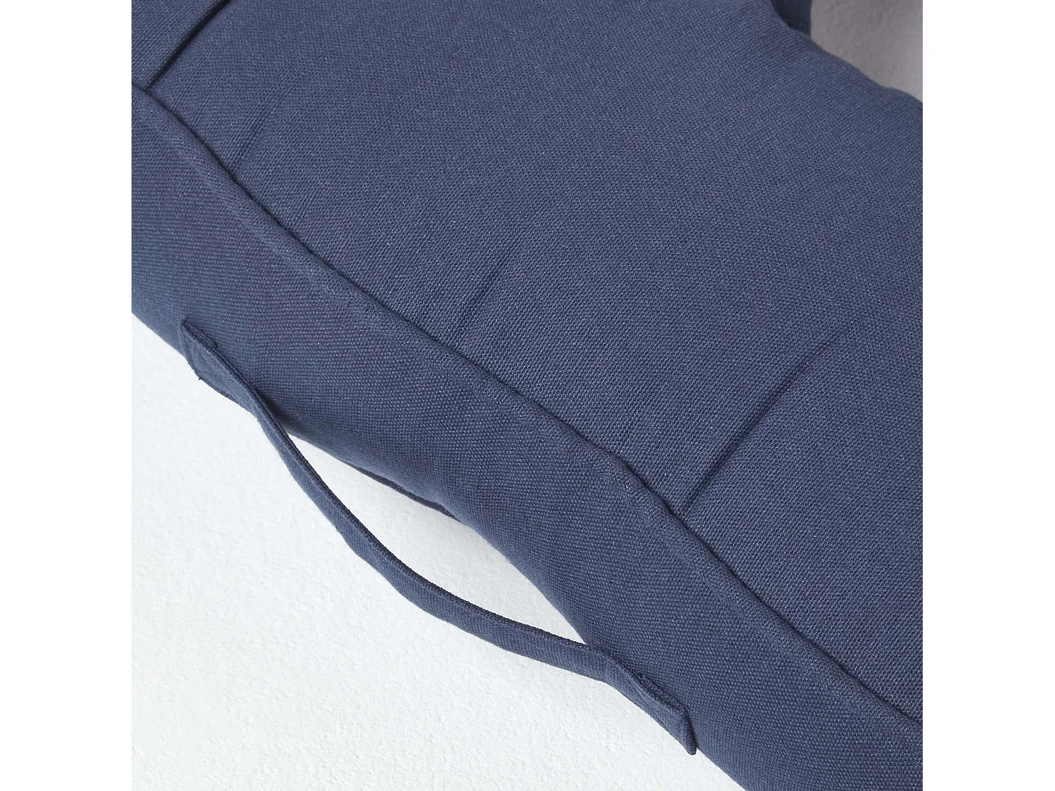 Homescapes Cotton Pressure Relief Armchair Booster Cushion Firm 10cm Thick Pad, 50 x 50 cm, Navy Blue, 100% Cotton Cover, Carry Handle, Donut Ring