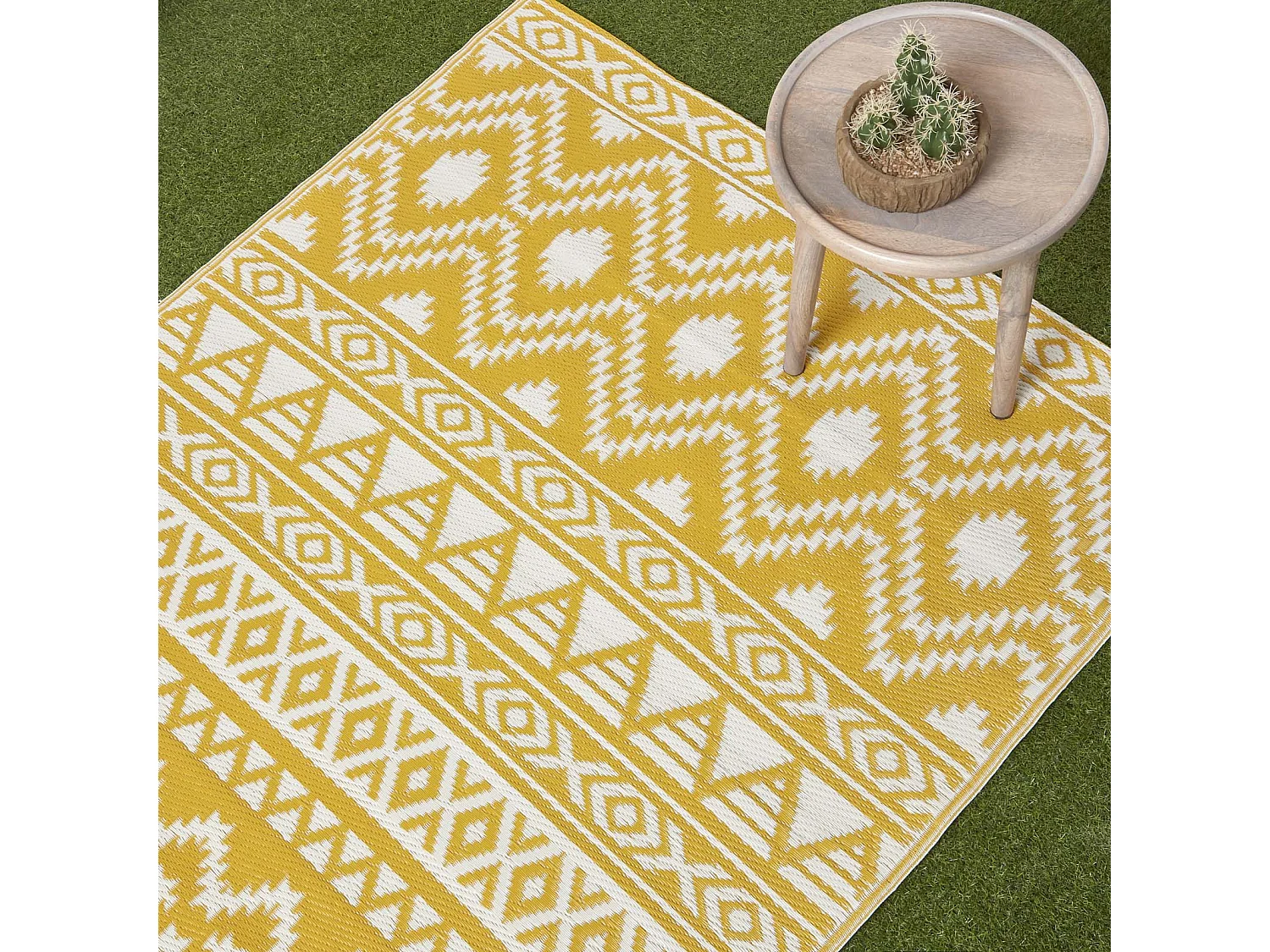 Homescapes Luxury Outdoor Rug Waterproof Reversible for Garden, 180 x 270 cm, Yellow & White, 100% Recycled, Anna Aztec