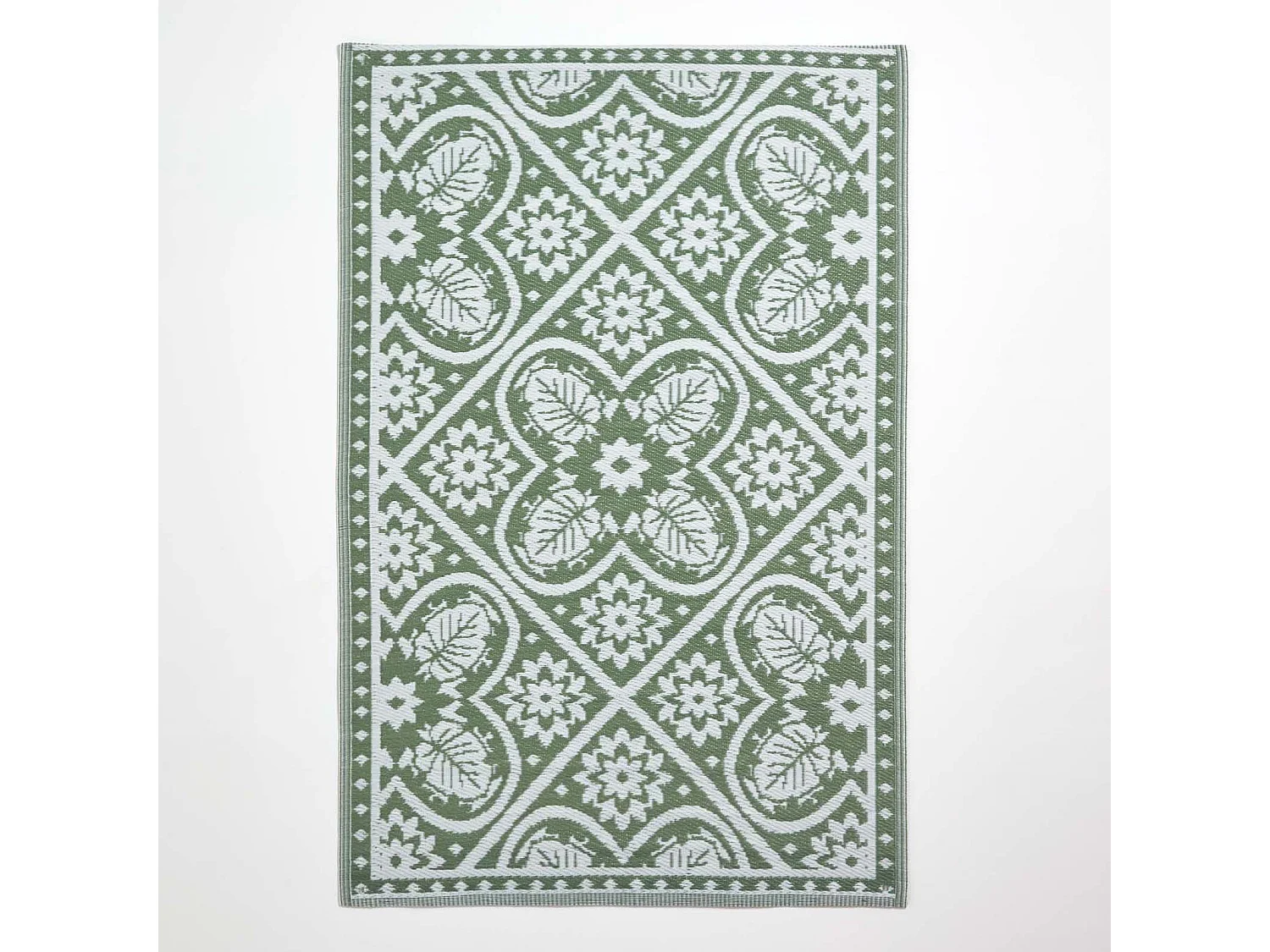 Homescapes Luxury Outdoor Rug Waterproof Reversible for Garden Patio, 182 x 122 cm, Green, 100% Recycled, Floral Leaf