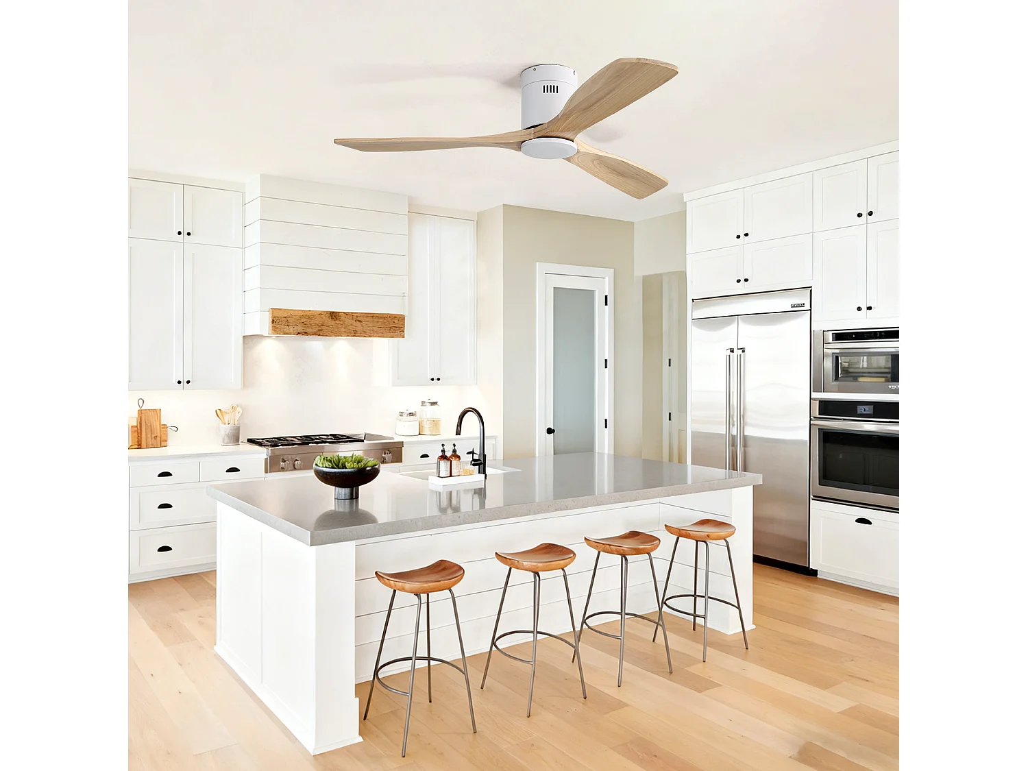 Ventilateur de Plafond Design 132cm, 52" - Moteur DC Ultra-Silencieux, 3 Pales en Bois Massif, Télécommande, Réversible, Sans Lumière - Blanc