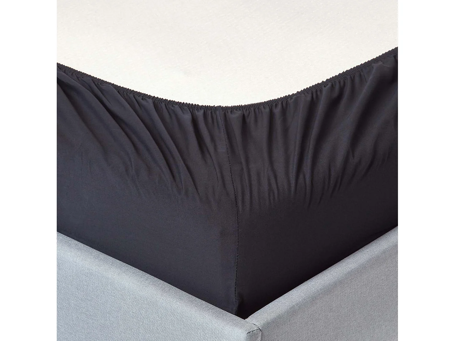 Homescapes Black Egyptian Cotton Deep Fitted Sheet 200 TC, Super King
