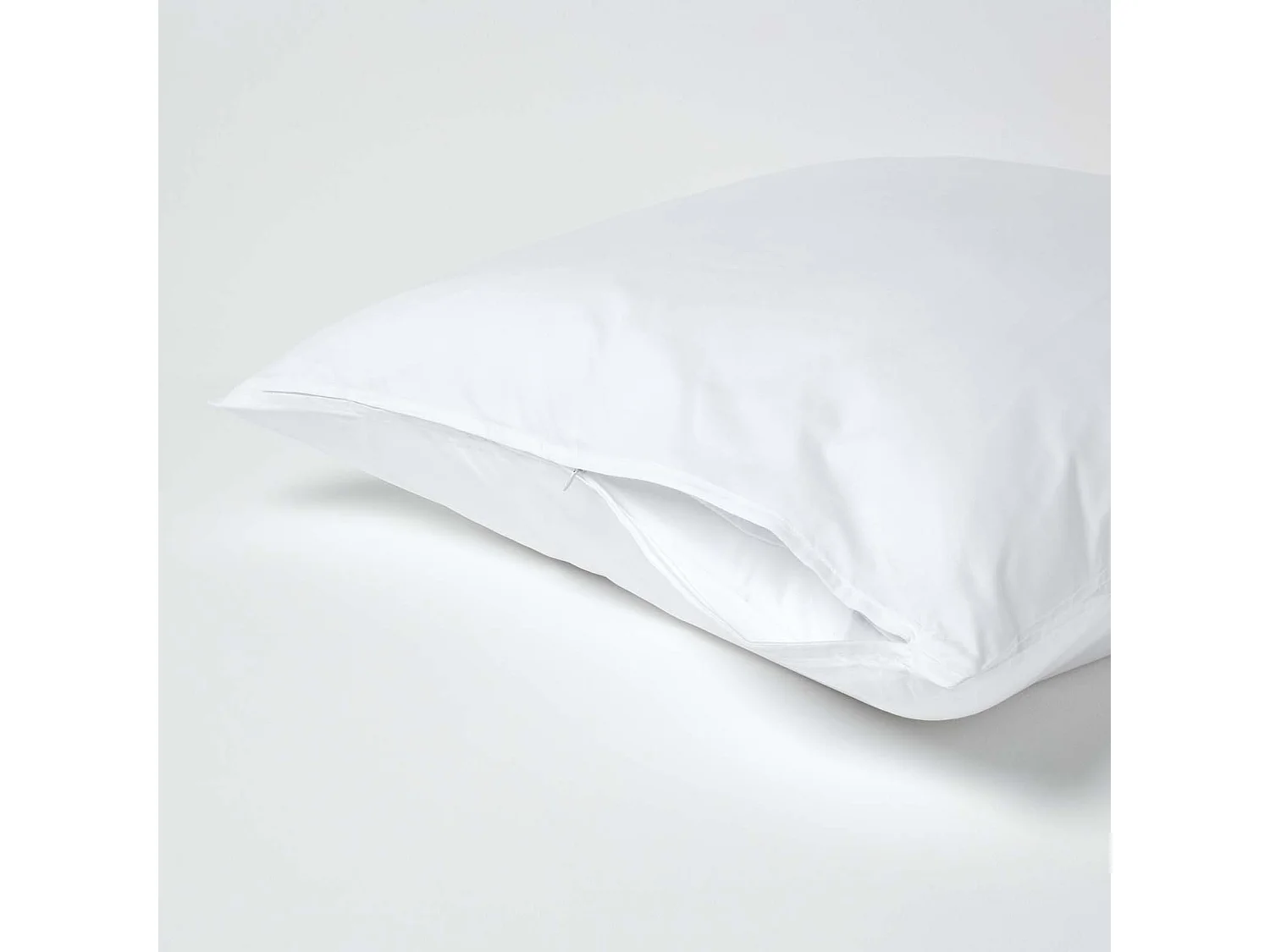 Homescapes White Continental Egyptian Cotton Pillowcase 200 TC, 80 x 80 cm