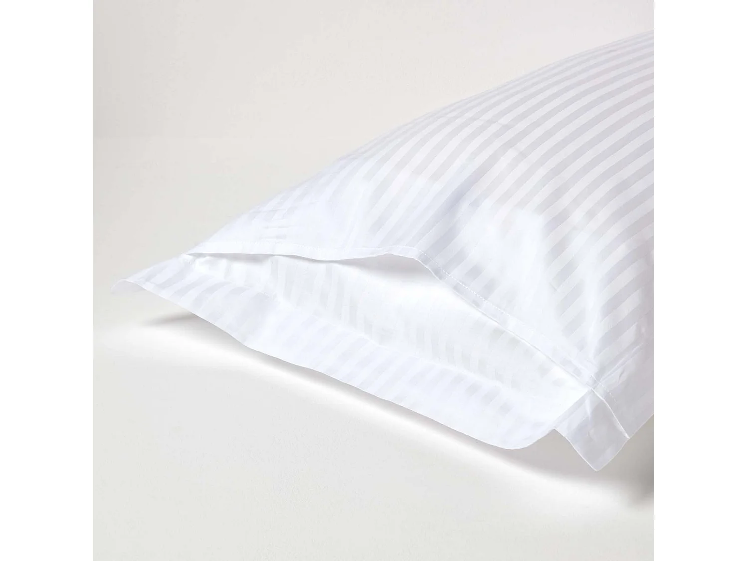Homescapes White Egyptian Cotton Ultrasoft King Size Oxford Pillowcase 330 TC