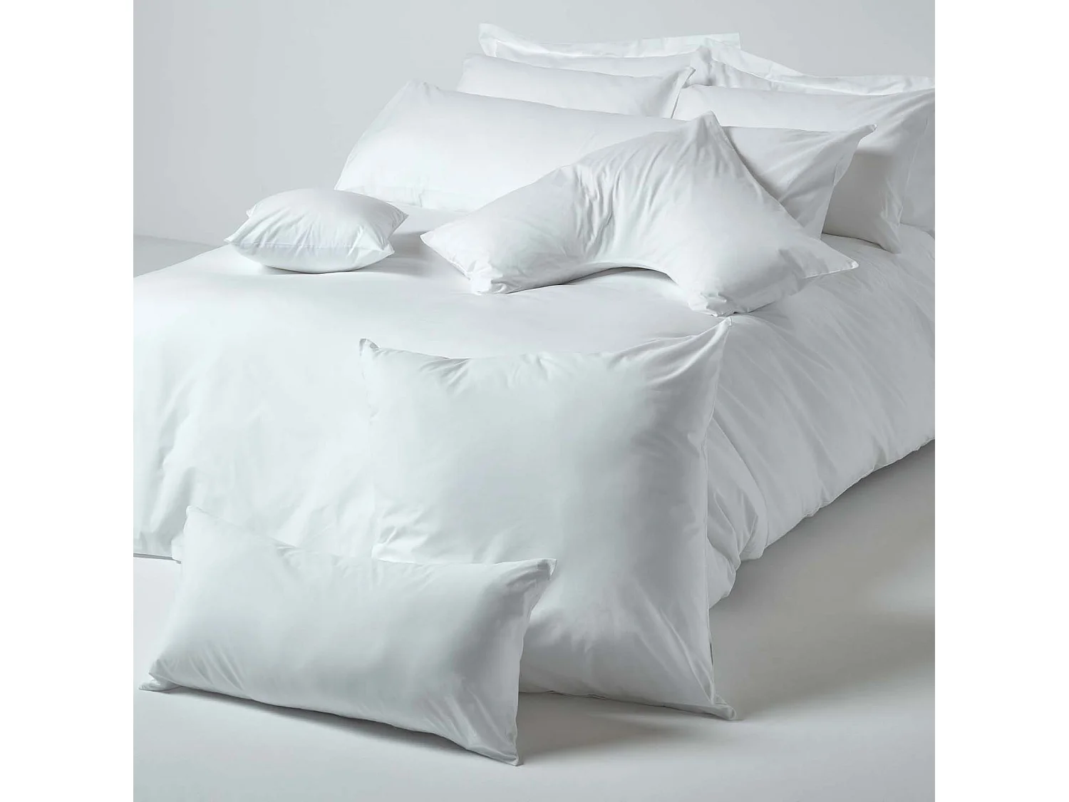 Homescapes White Egyptian Cotton V Shaped Pillowcase 200 TC