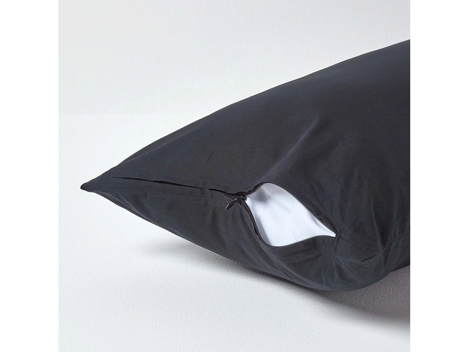 Homescapes Black Continental Egyptian Cotton Pillowcase 200 TC, 40 x 80 cm