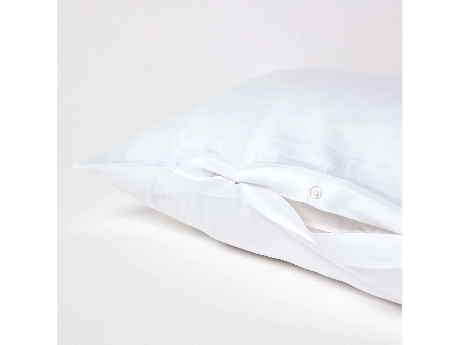 Homescapes White V Shaped Pillowcase Organic Cotton 400 Thread Count