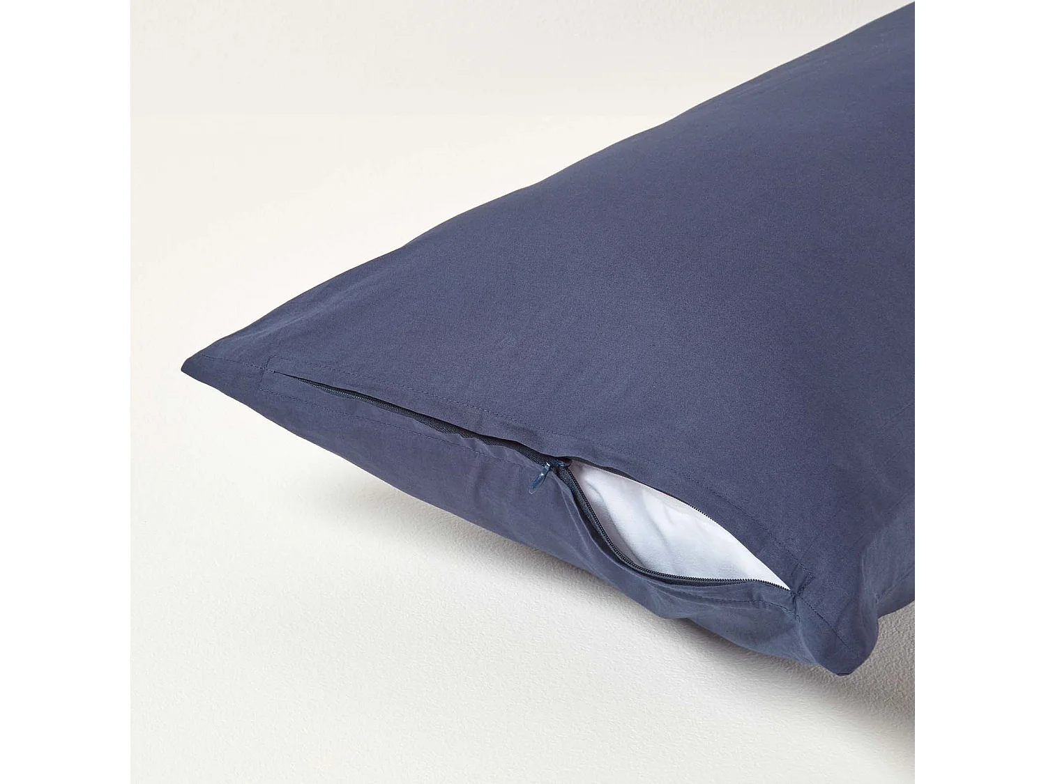 Homescapes Navy Blue Continental Egyptian Cotton Pillowcase 200 TC, 40 x 80 cm
