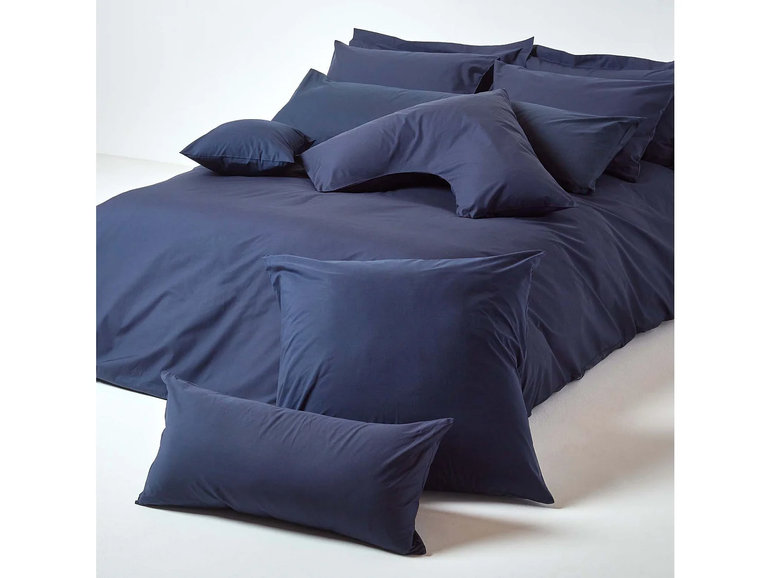 Homescapes Navy Blue Continental Egyptian Cotton Pillowcase 200 TC, 40 x 80 cm