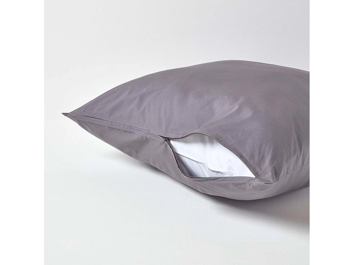 Homescapes Dark Grey Continental Pillowcase Egyptian Cotton 200 TC, 60 x 60 cm