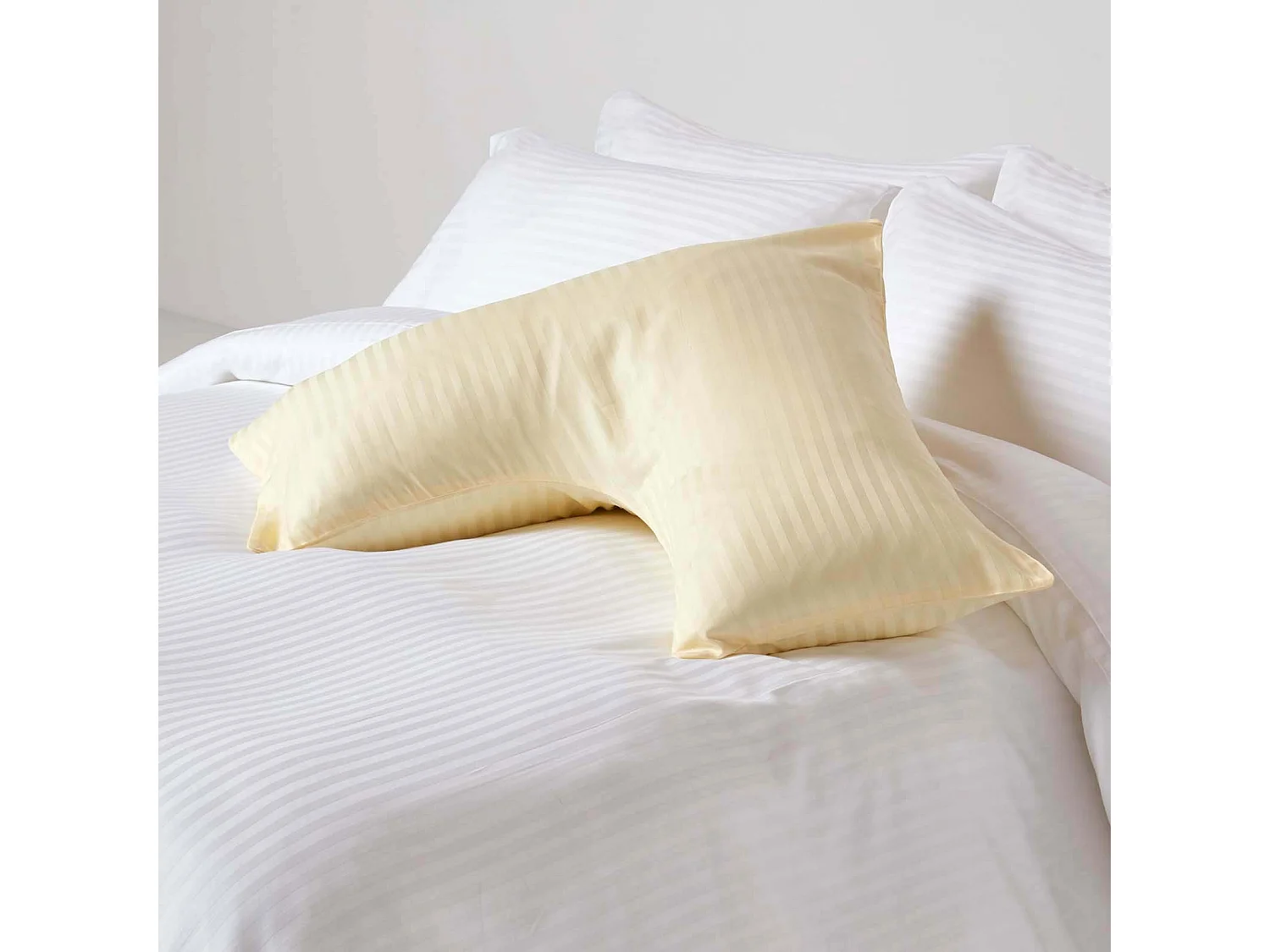 Homescapes Pastel Yellow Egyptian Cotton Super Soft V Shaped Pillowcase 330 TC