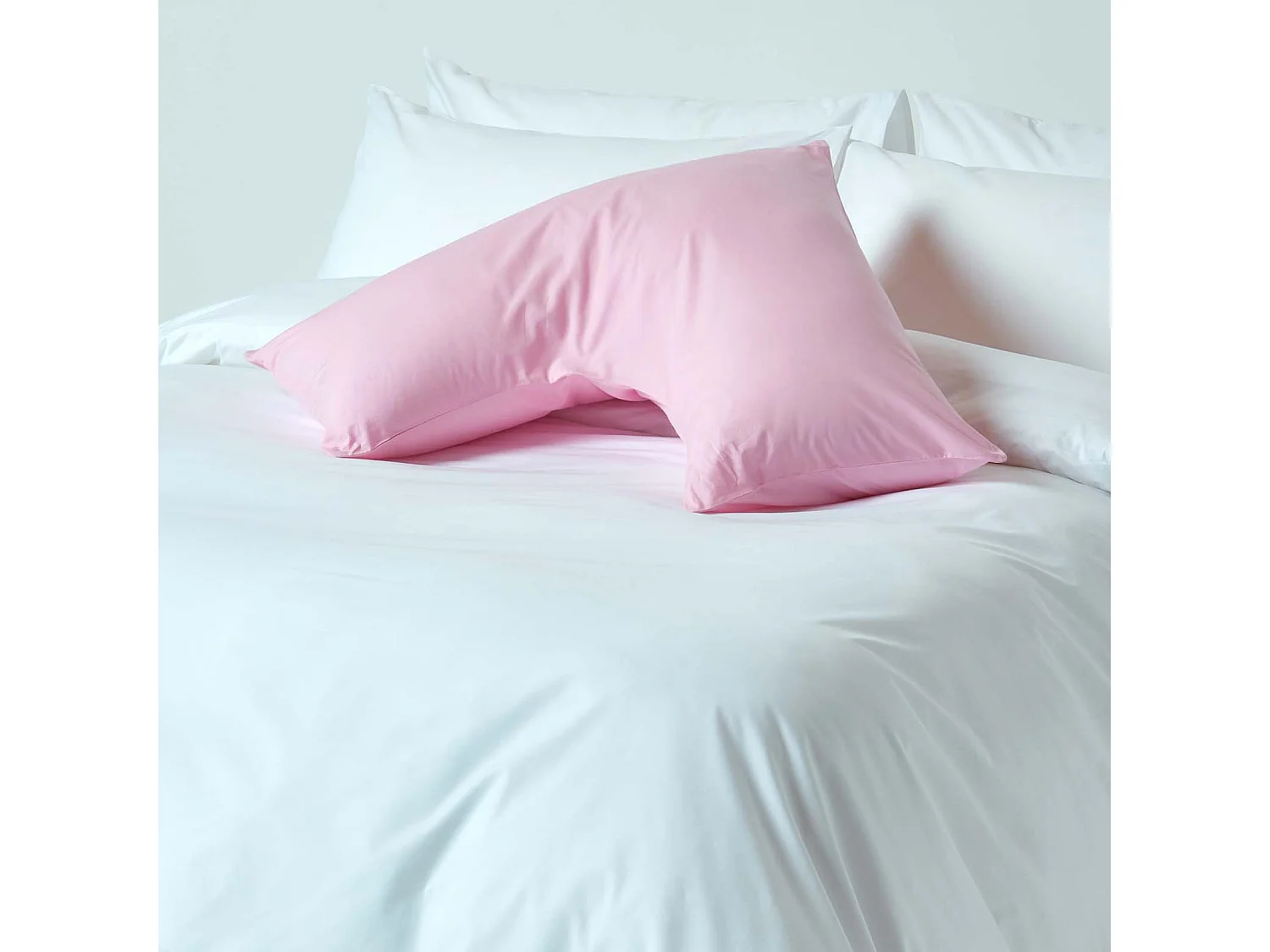 Homescapes Pink Egyptian Cotton V Shaped Pillowcase 200 TC