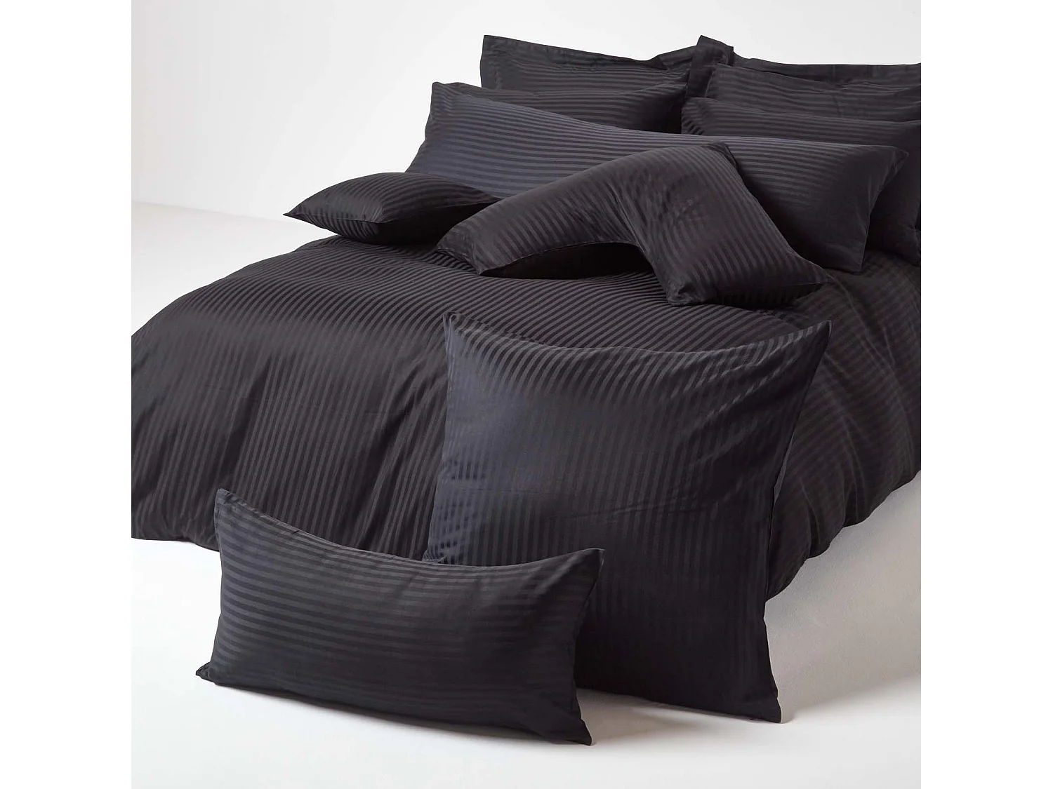 Homescapes Black Continental Egyptian Cotton Pillowcase 330 TC, 60 x 60 cm
