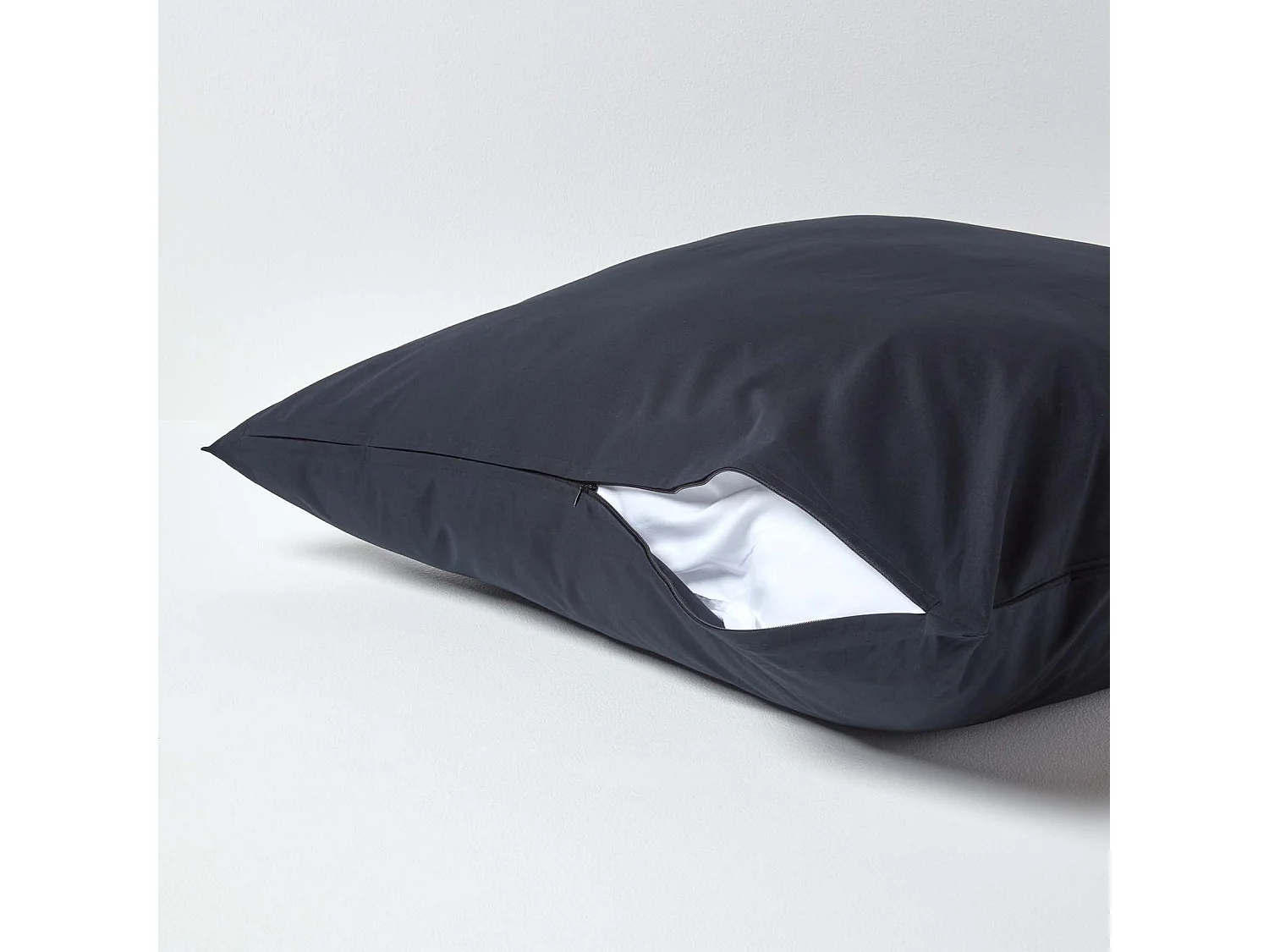 Homescapes Black Continental Egyptian Cotton Pillowcase 200 TC, 60 x 60 cm